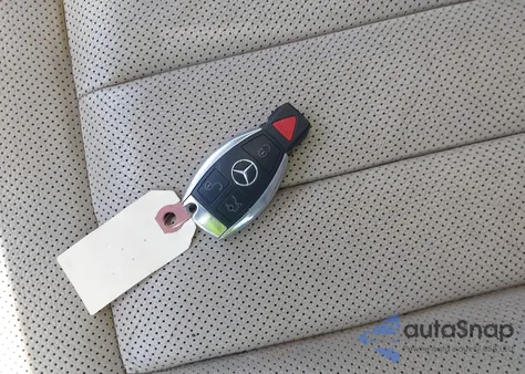 2014 Mercedes-Benz E 550 4Matic z USA, uszkodzony, nr VIN WDDHF9BB6EB016242